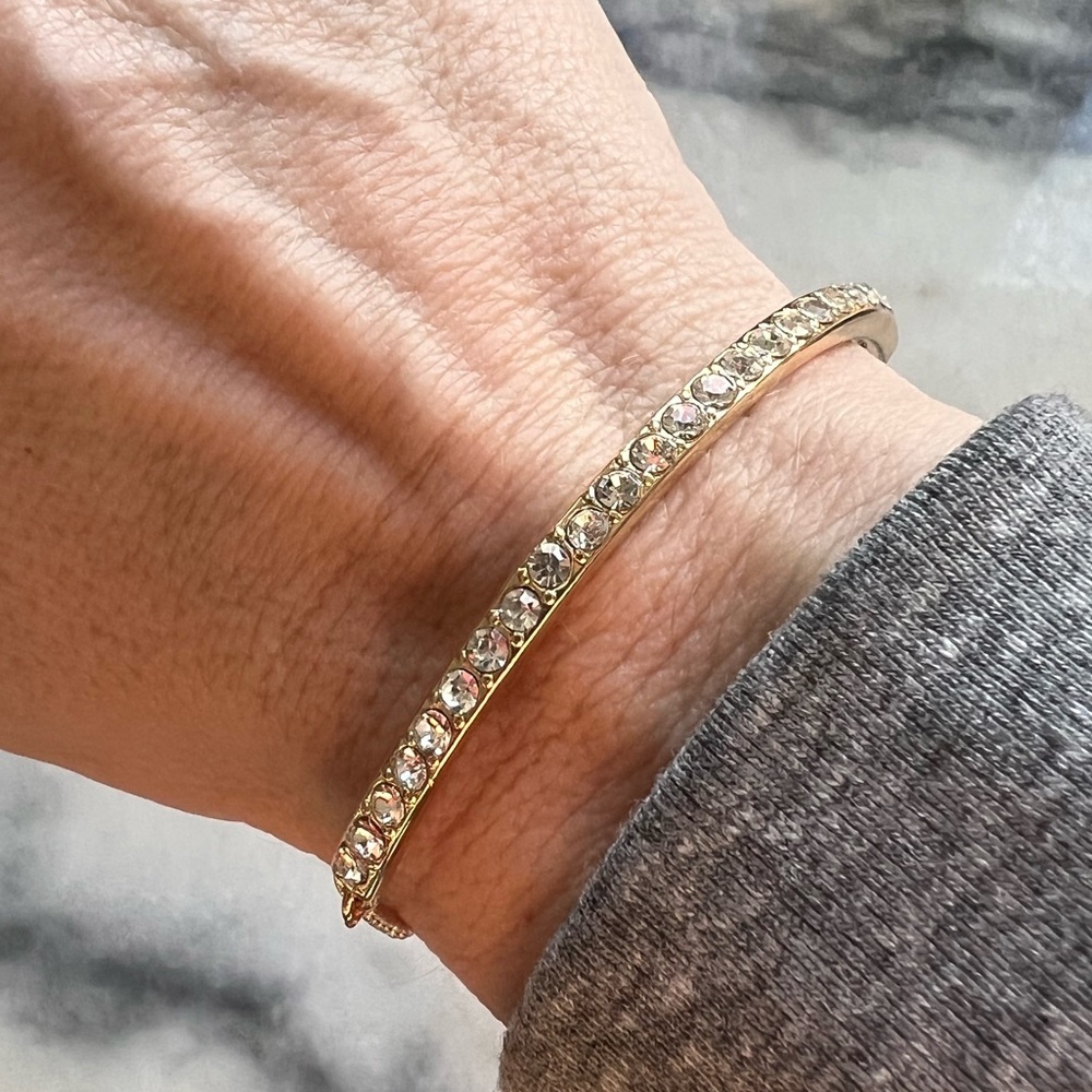 Gold and rhinestone diamond bracelet with toggle close